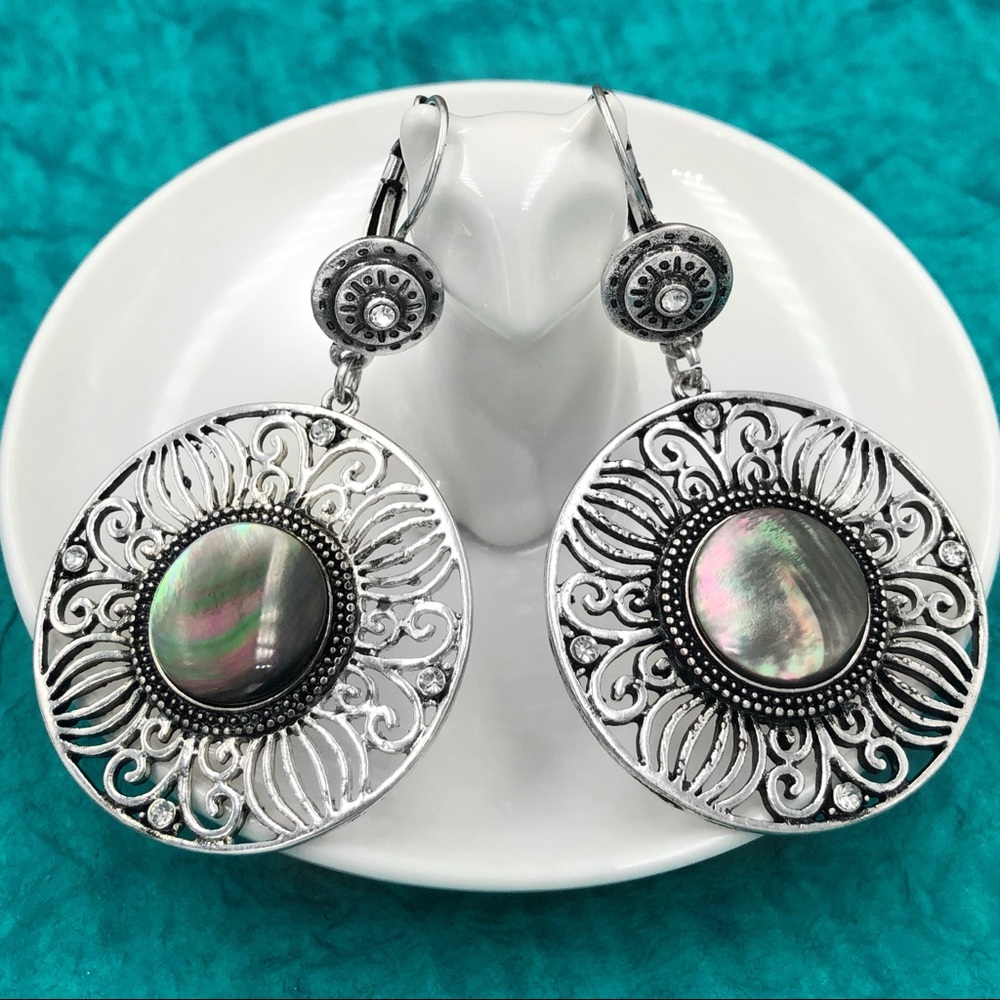 🌼 Black Mother of Pearl Shell Filigree Dangle Earrings
